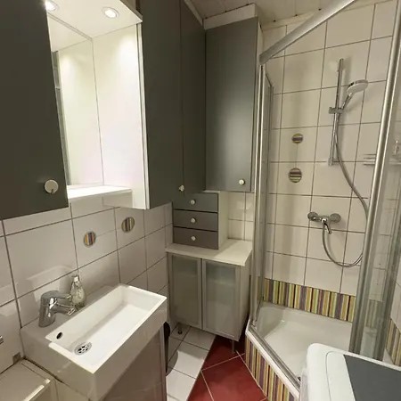 Stylish Near Airport & Train