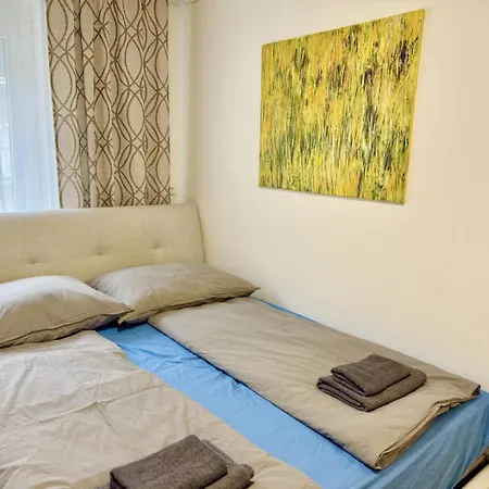 Stylish Near Airport & Train *