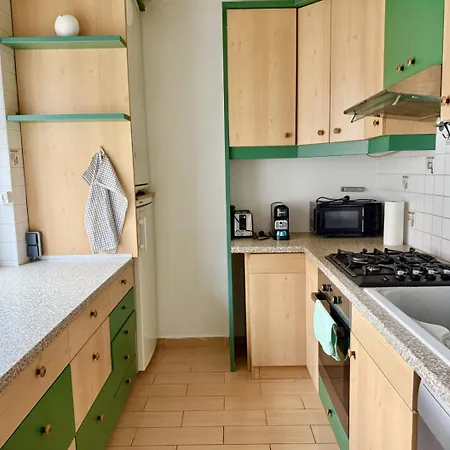 Stylish Near Airport & Train