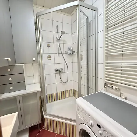 Stylish Near Airport & Train Apartmán *